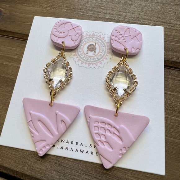 Handmade Pink elegant lace dangle earrings - Picture 3 of 3